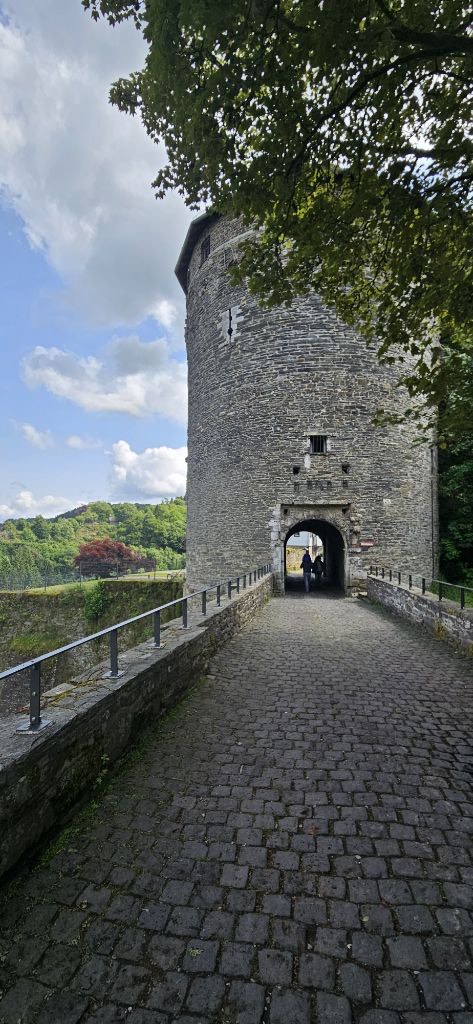 Sat Aug 23 11:46:30 AM CEST 2025